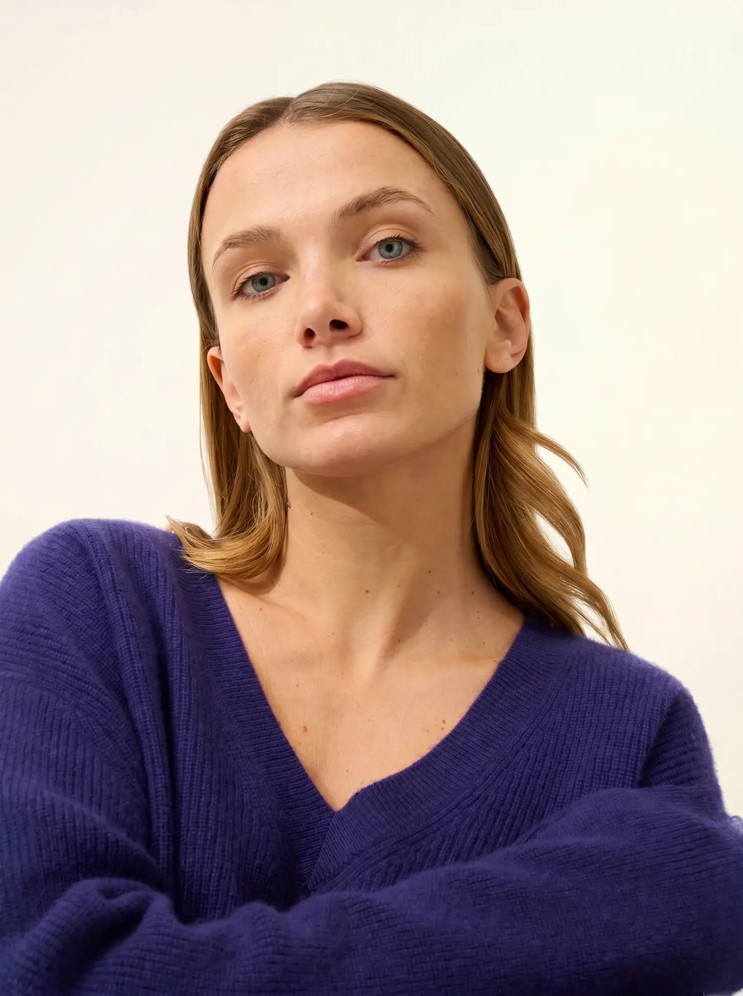 ALENIA pullover v-ausschnitt violett