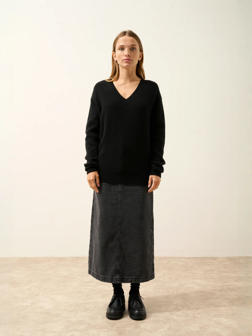 ALENIA pullover v-ausschnitt schwarz