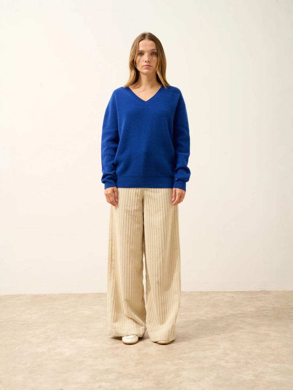 ALENIA pullover v-ausschnitt ultramarin
