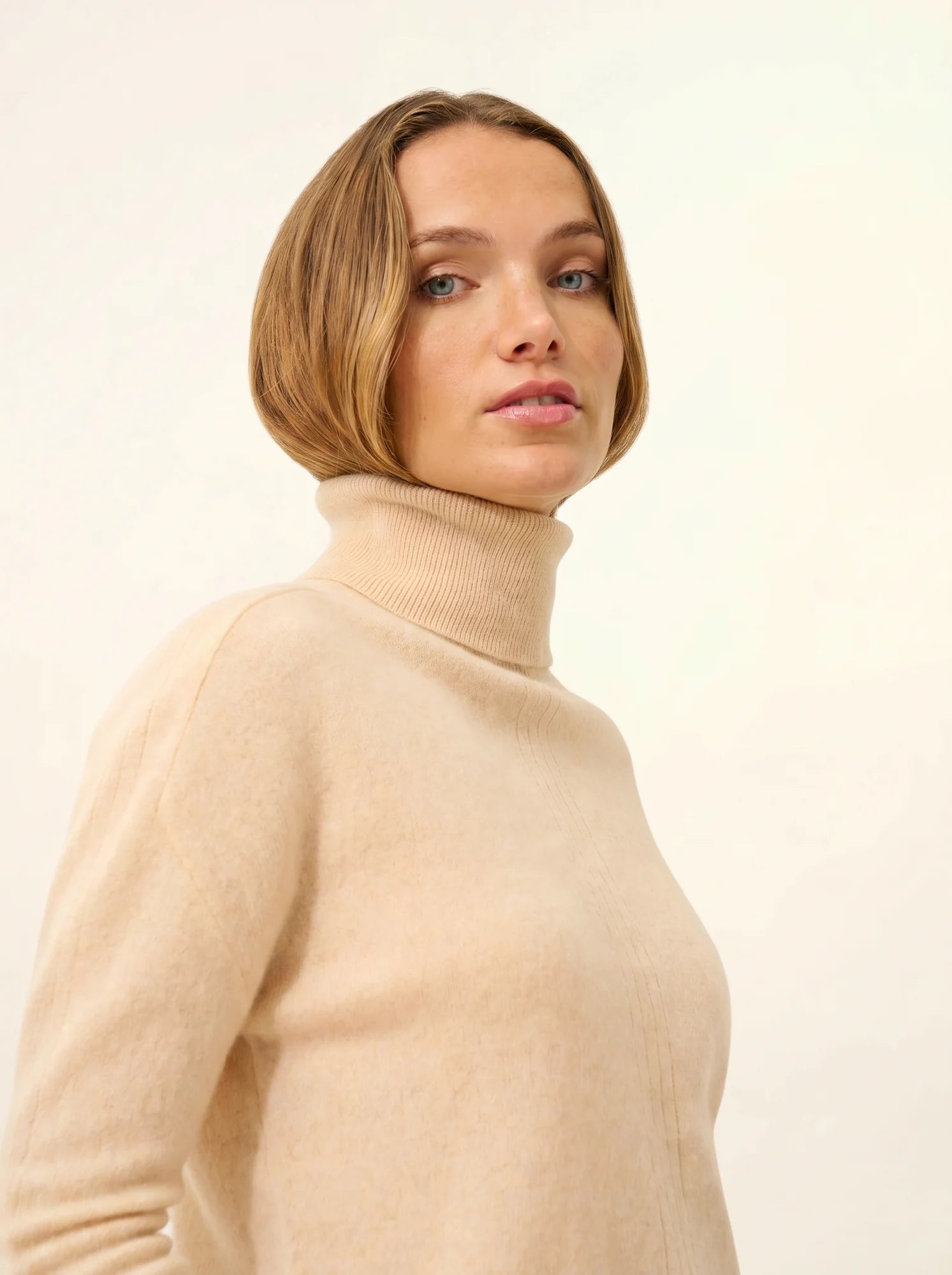 ORIANNE pullover rollkragen sand