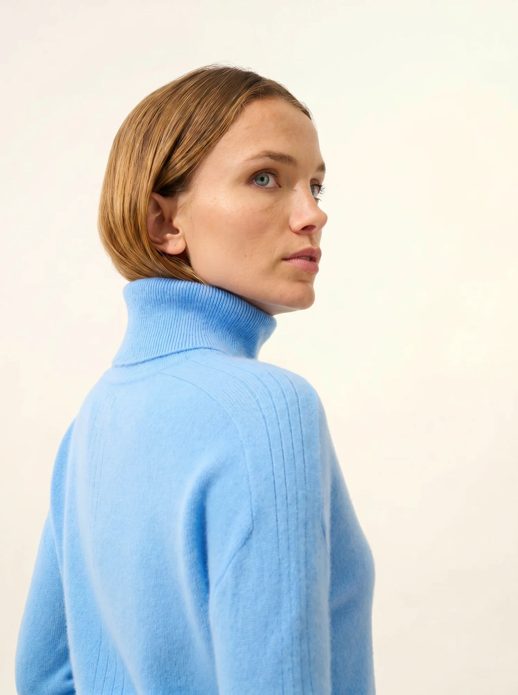 ORIANNE pullover rollkragen blau bébé