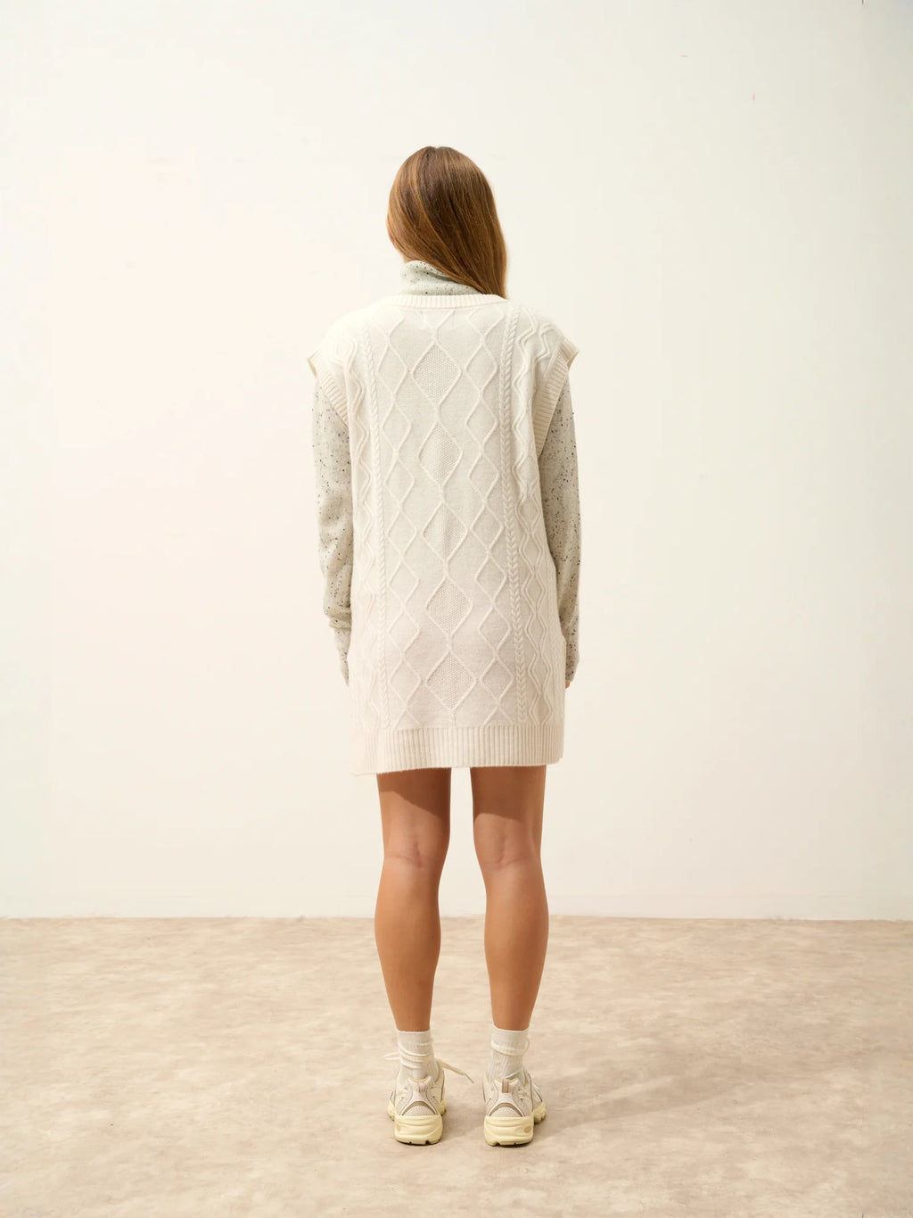 VIVENA pullover v-ausschnitt ärmellos 4-fädig elfenbein