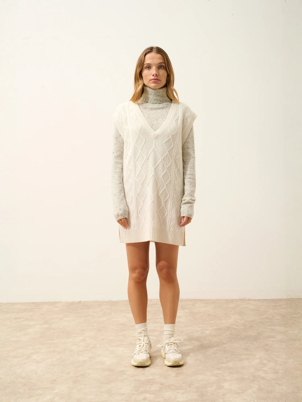 VIVENA pullover v-ausschnitt ärmellos 4-fädig elfenbein