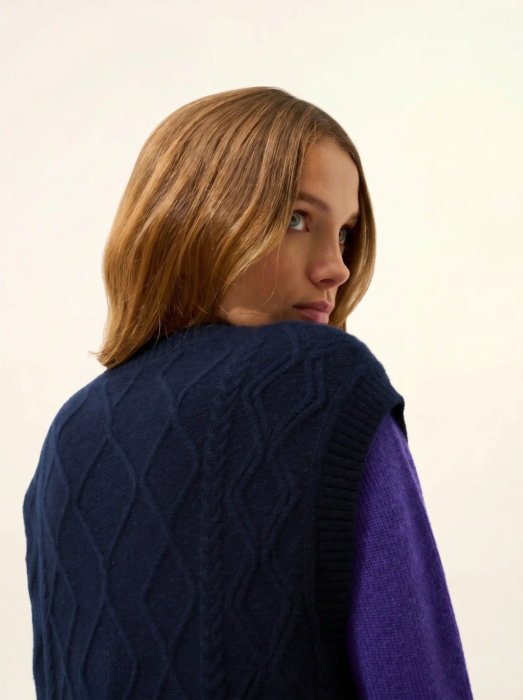 VIVENA pullover v-ausschnitt ärmellos 4-fädig marineblau