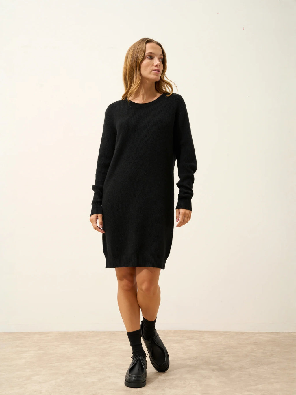 AURÉLINE kleid rundhalsausschnitt schwarz