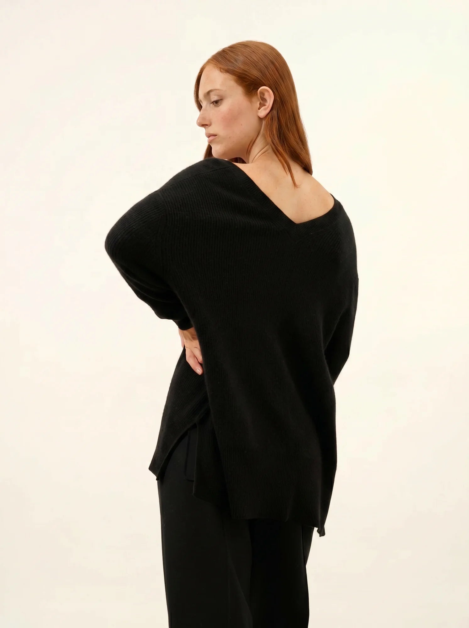 SERÉLIS pullover v-ausschnitt vorne und hinten schwarz