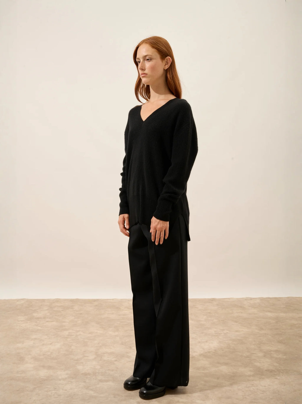 SERÉLIS pullover v-ausschnitt vorne und hinten schwarz