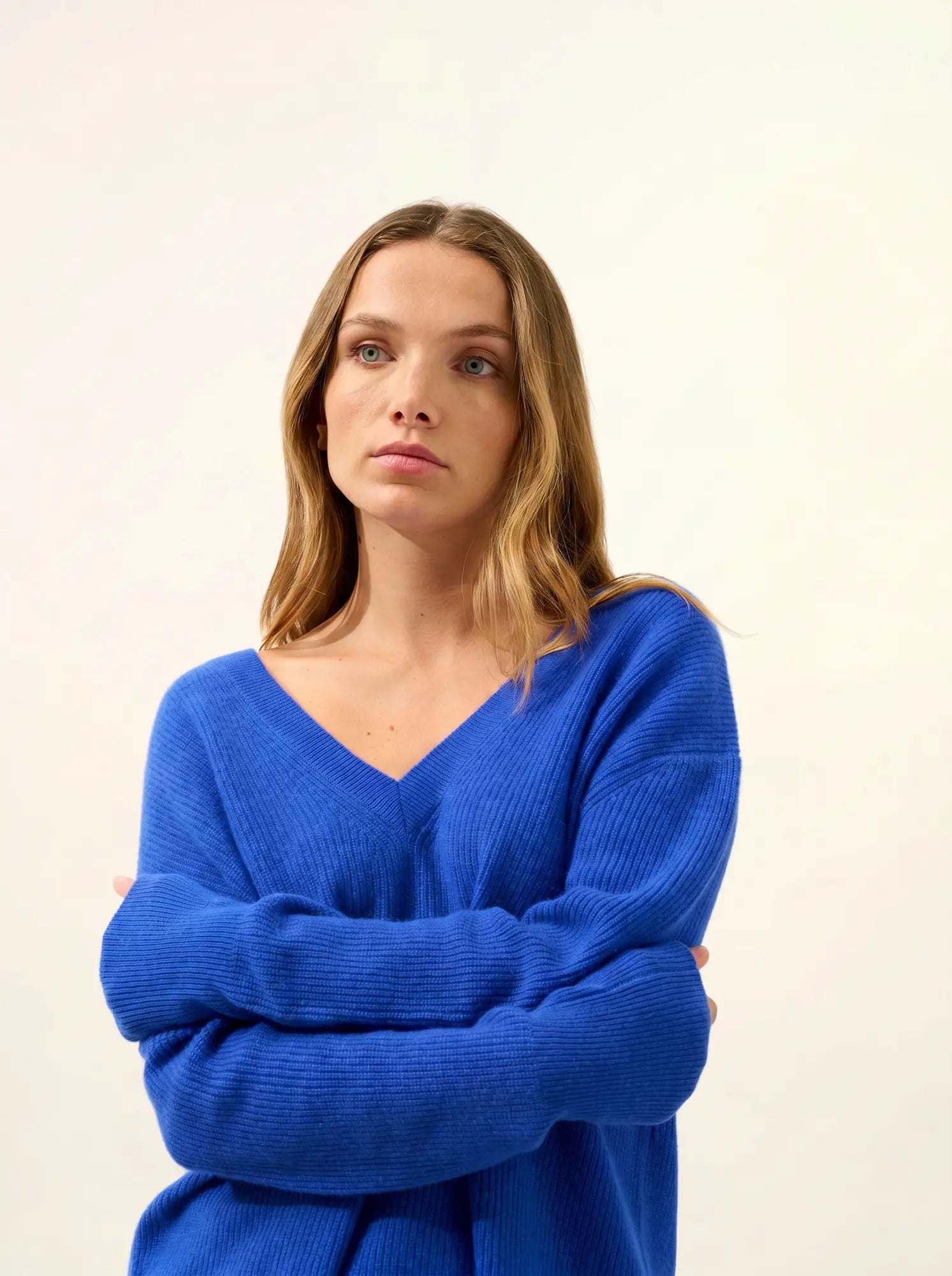 SERÉLIS pullover v-ausschnitt vorne und hinten blau persan