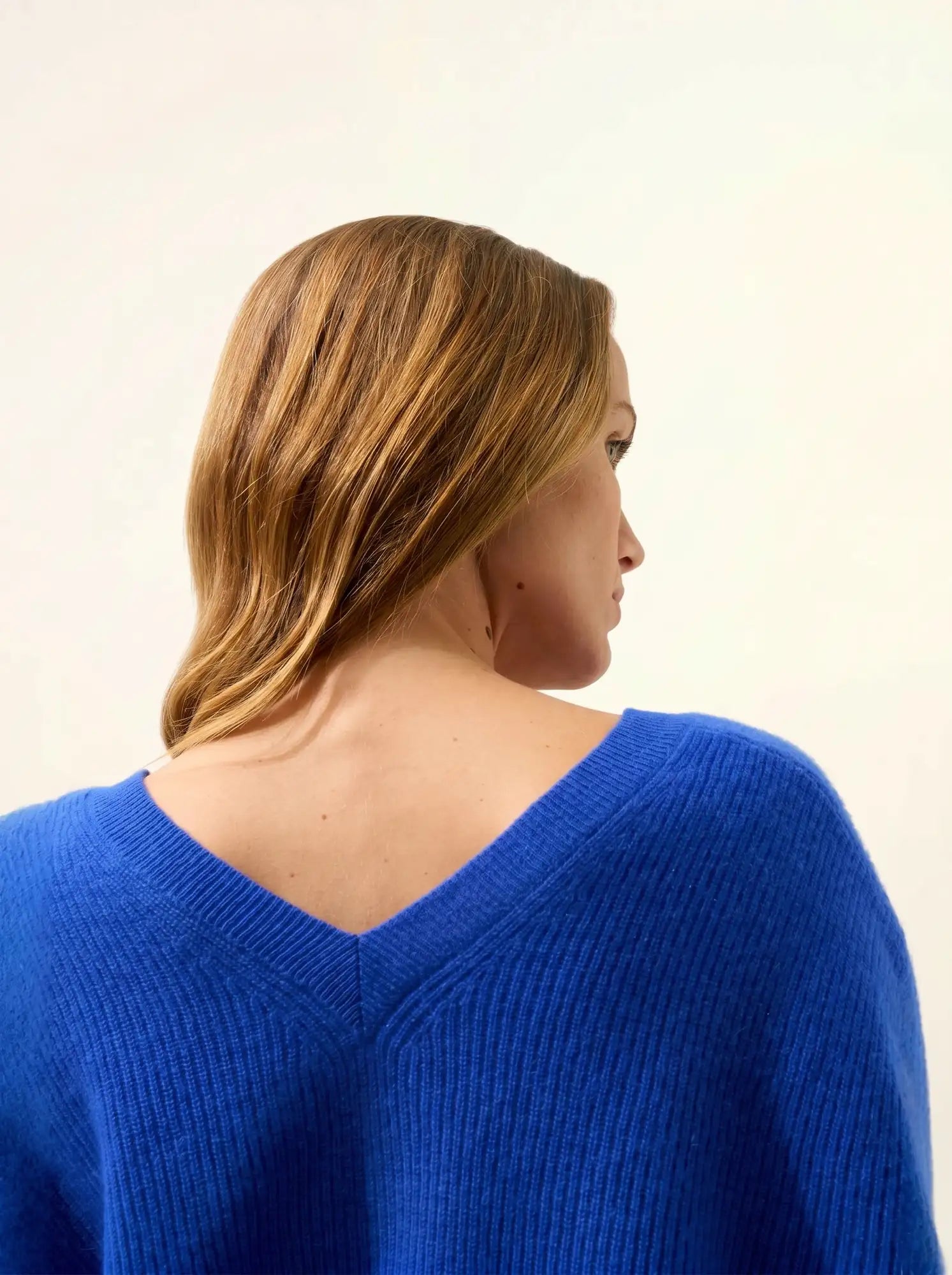 SERÉLIS pullover v-ausschnitt vorne und hinten blau persan