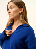 ÉOLIANE poloshirt v-ausschnitt croisé ultramarin und schwarz