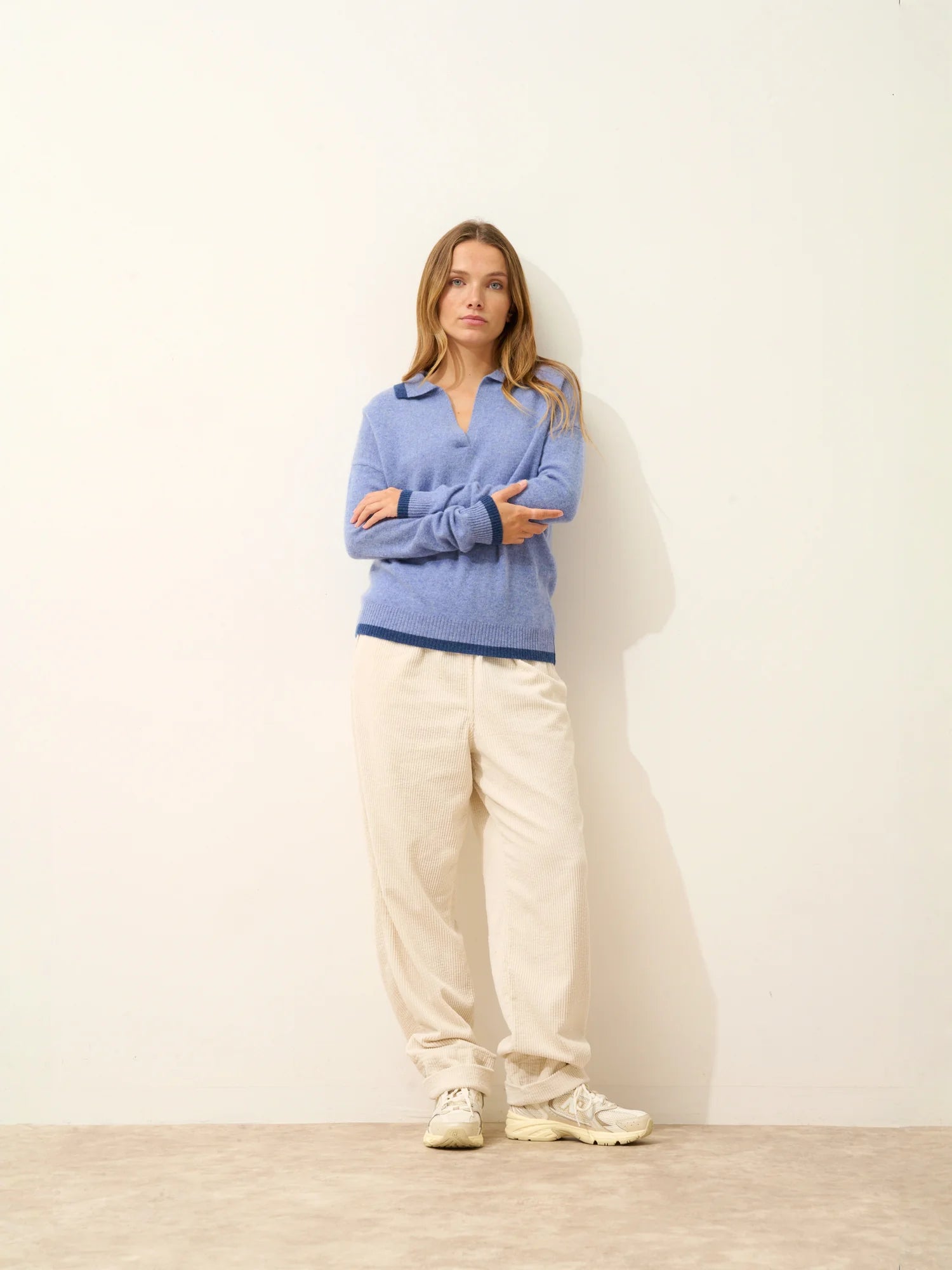 ÉOLIANE poloshirt v-ausschnitt croisé sky meliert und océan meliert