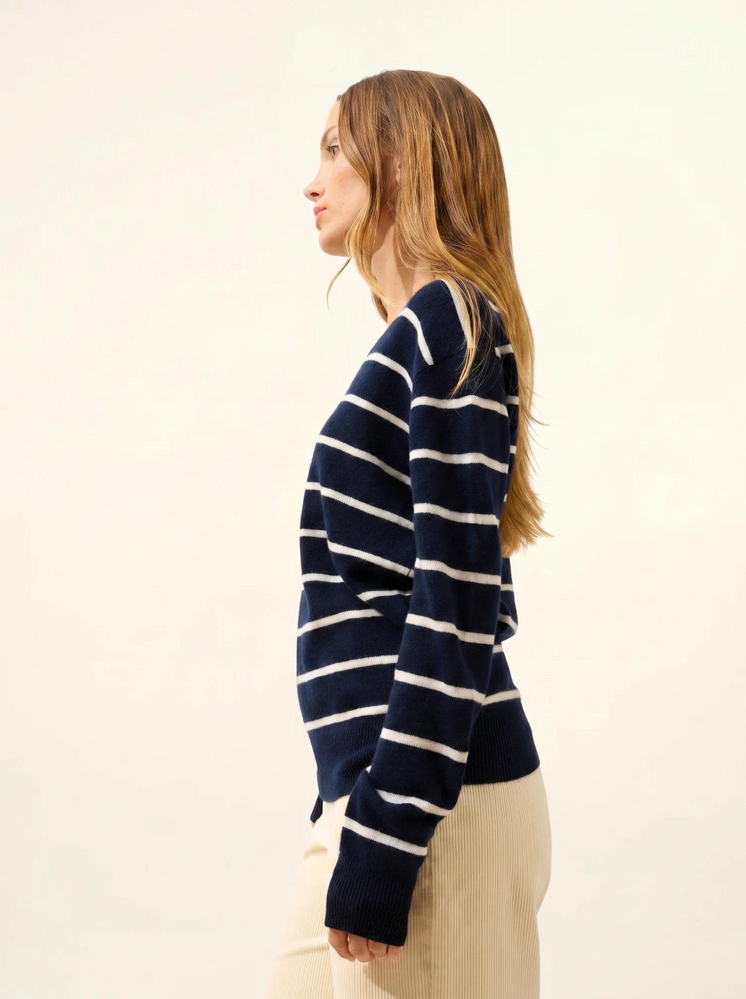 CÉLIMÉE pullover v-ausschnitt marineblau und elfenbein