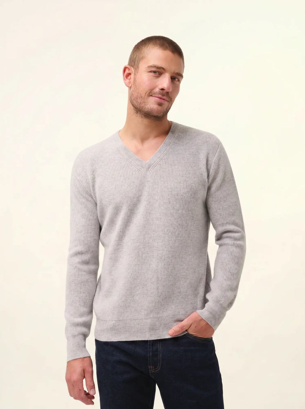 MEVRON pullover v-ausschnitt hellgrau meliert