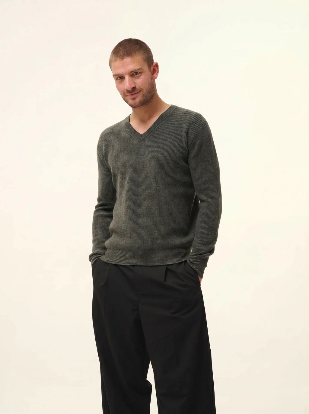 MEVRON pullover v-ausschnitt khaki meliert