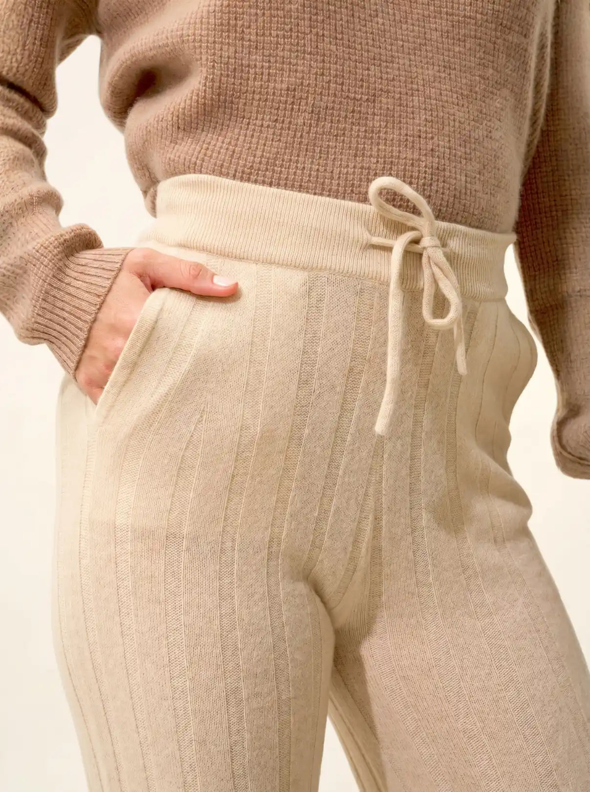 CLARISSA hose évasé sand