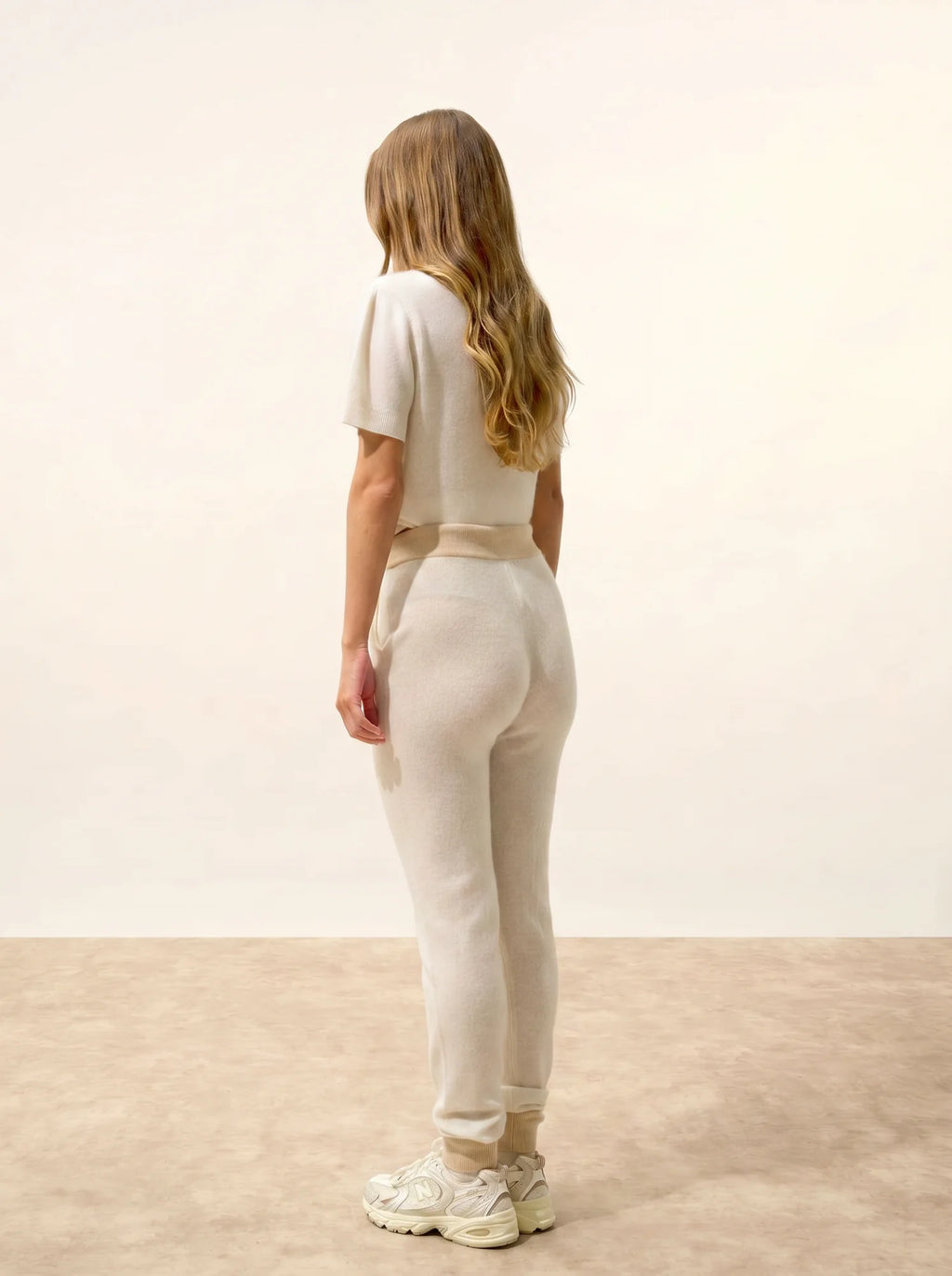 MARCELINE jogginghose sand und elfenbein