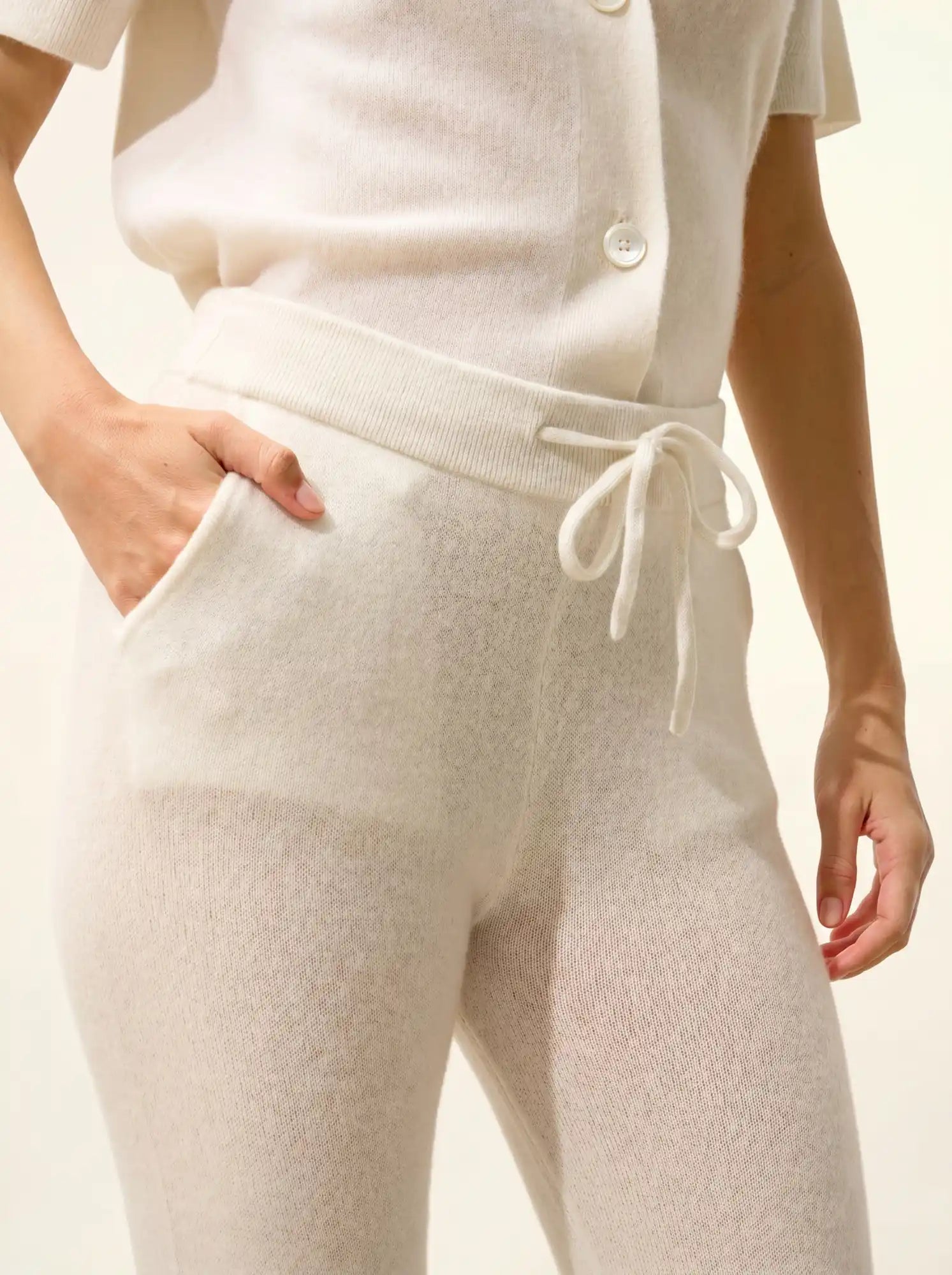 NAMI jogginghose sand und elfenbein