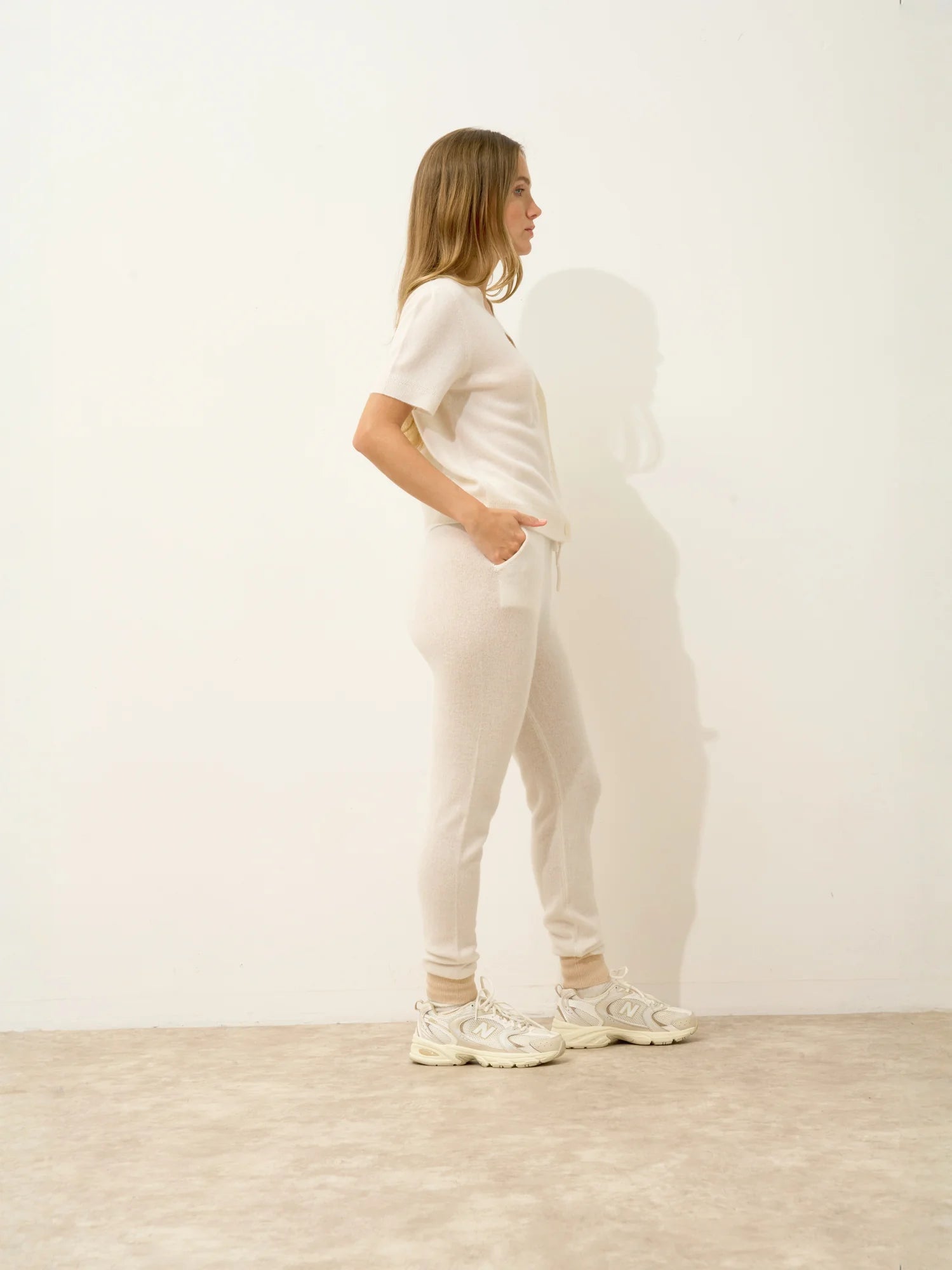 NAMI jogginghose sand und elfenbein