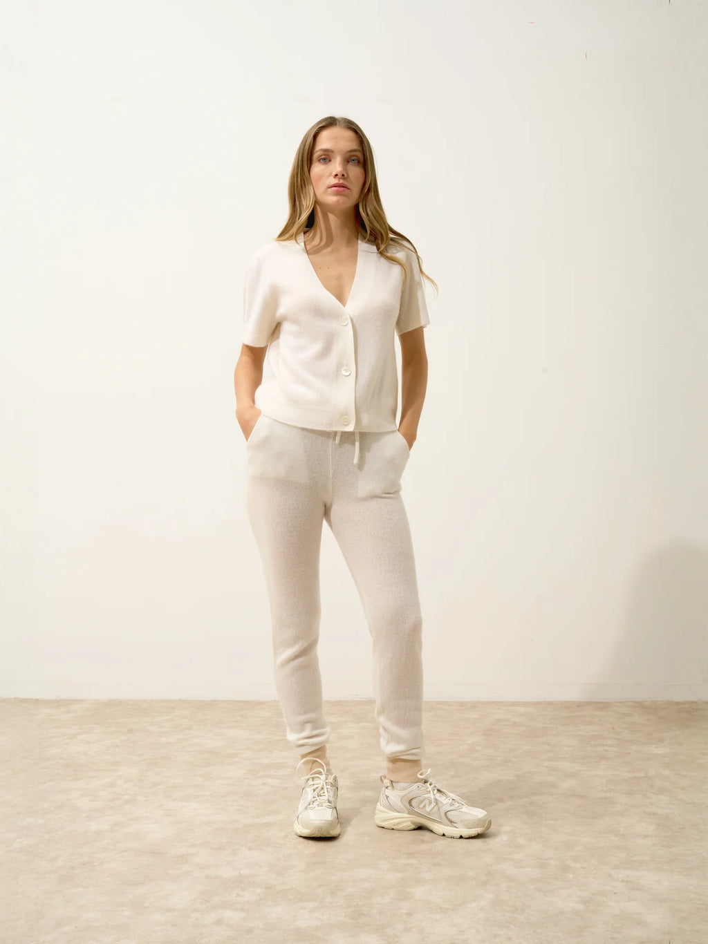 NAMI jogginghose sand und elfenbein