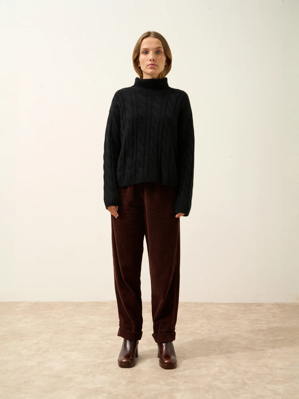 ALESSIA pull col roulé 6 fils noir