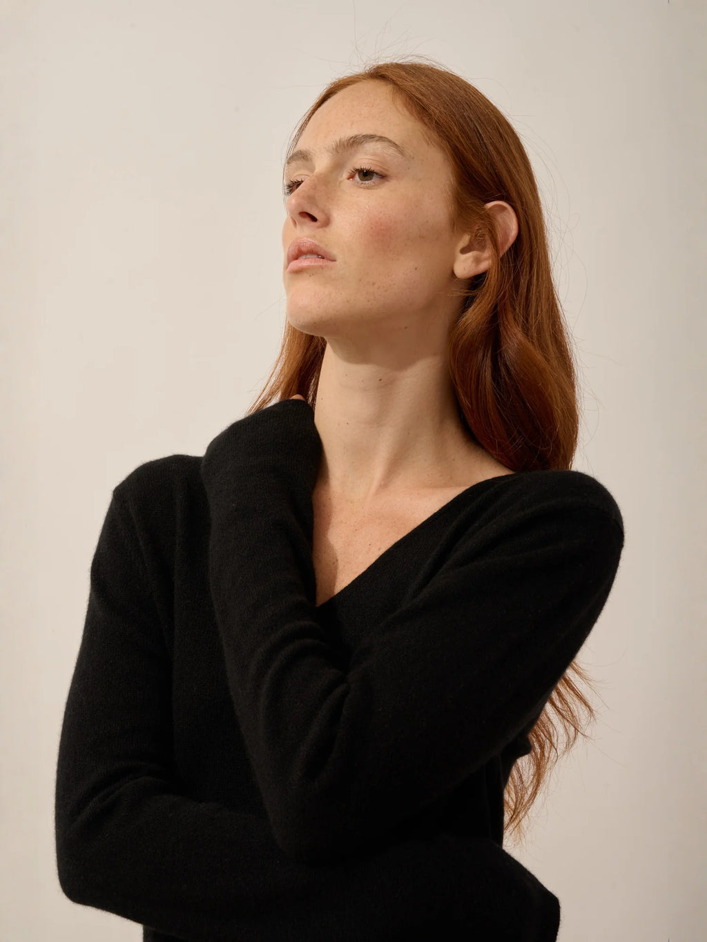MIRELLA pullover v-ausschnitt vorne und hinten schwarz