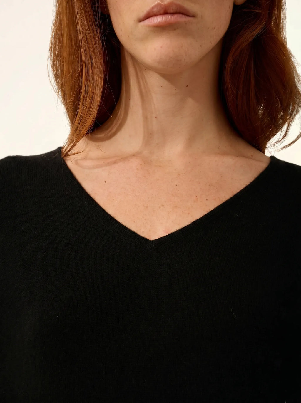 MIRELLA pullover v-ausschnitt vorne und hinten schwarz
