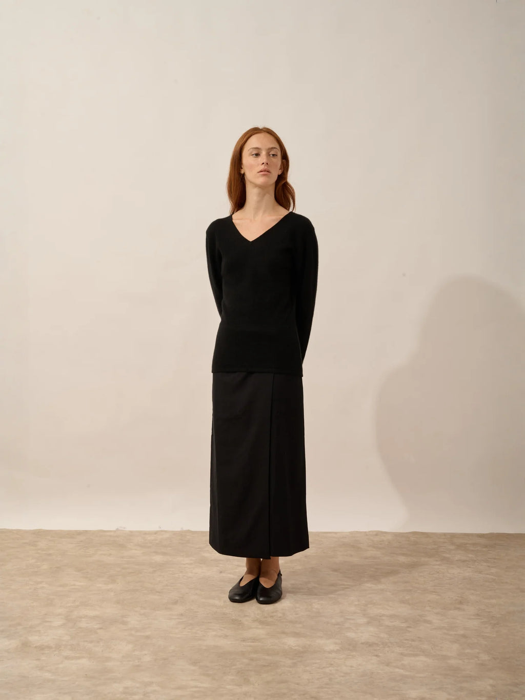 MIRELLA pullover v-ausschnitt vorne und hinten schwarz