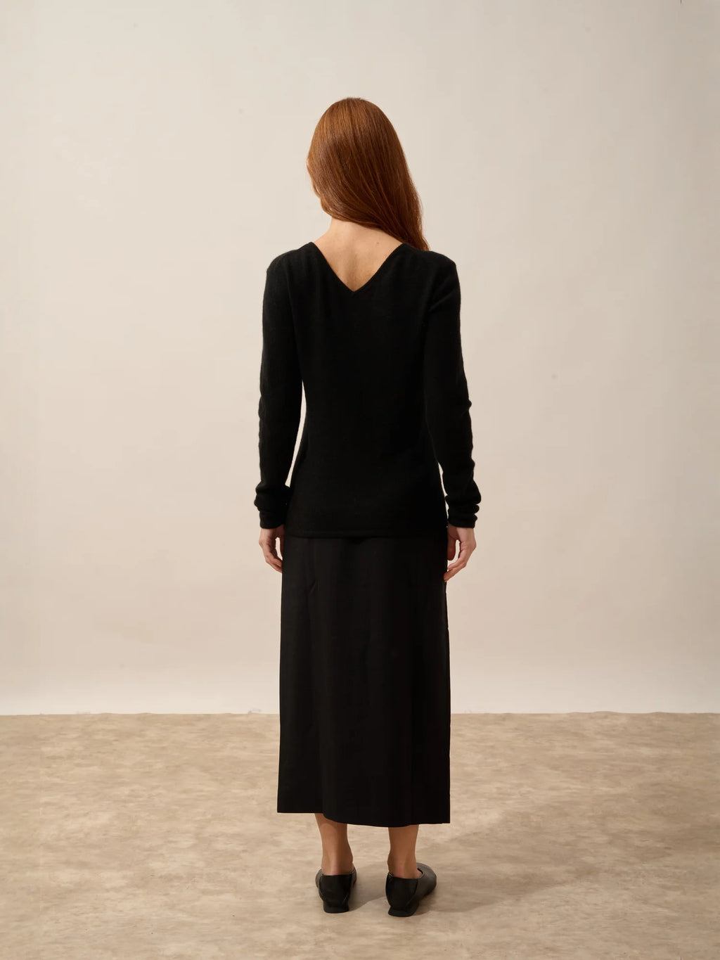 MIRELLA pullover v-ausschnitt vorne und hinten schwarz