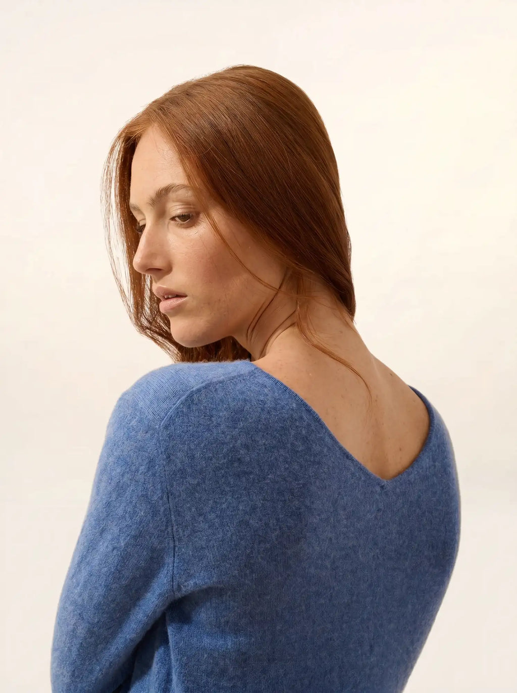 MIRELLA pullover v-ausschnitt vorne und hinten blau denim