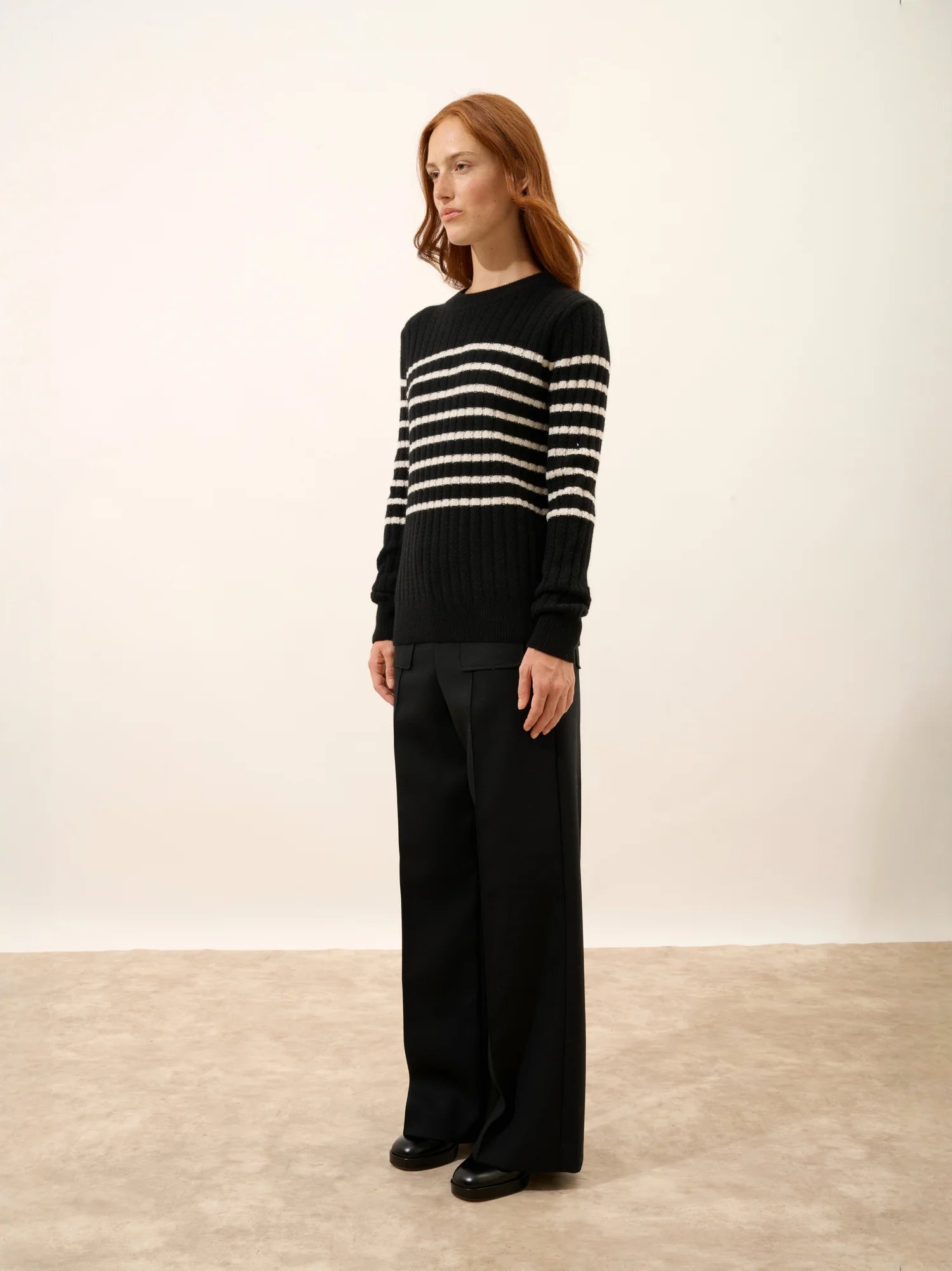 SYLVANA pull col rond 4 fils noir et ivoire