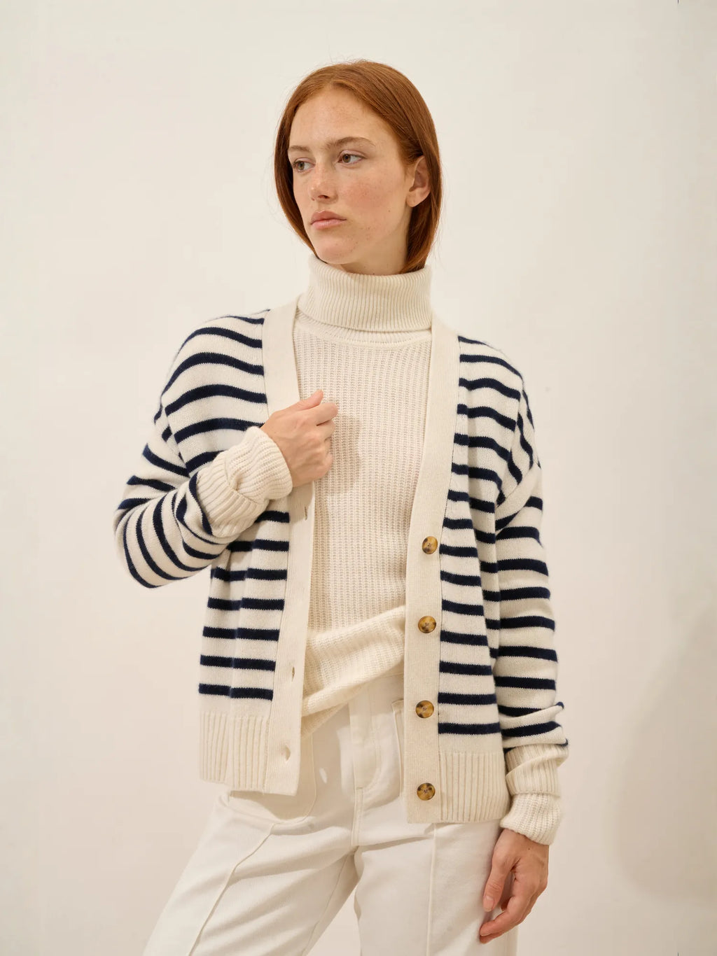 MIRENA strickjacke v-ausschnitt 4-fädig marineblau und elfenbein