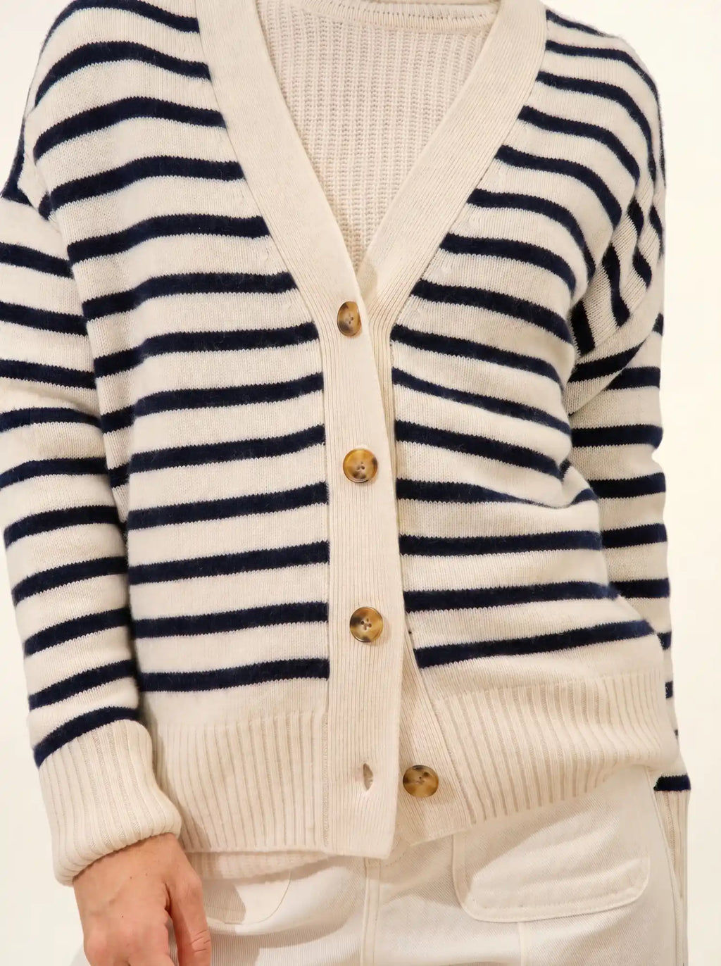 MIRENA strickjacke v-ausschnitt 4-fädig marineblau und elfenbein