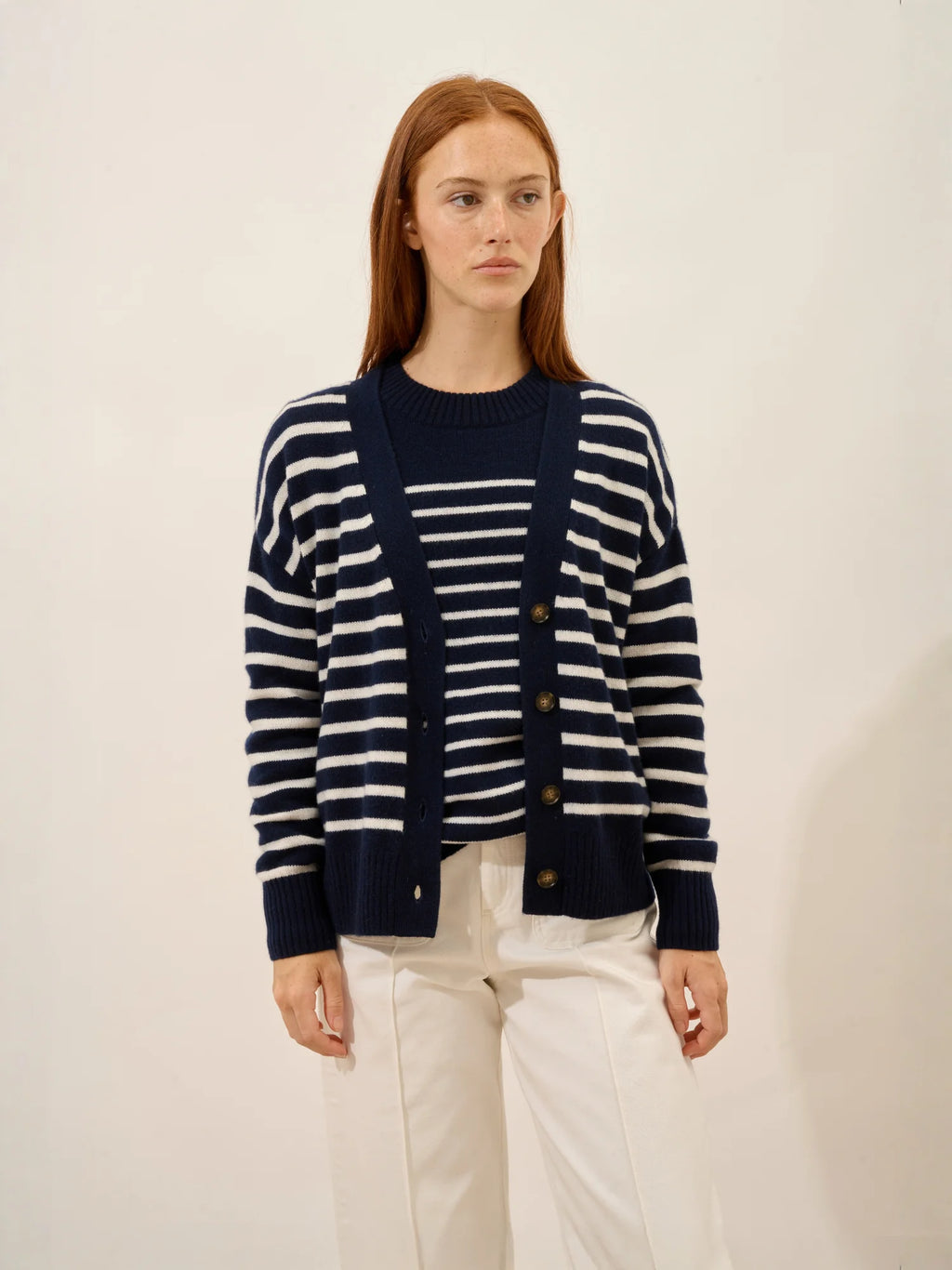 MIRENA strickjacke v-ausschnitt 4-fädig marineblau und elfenbein
