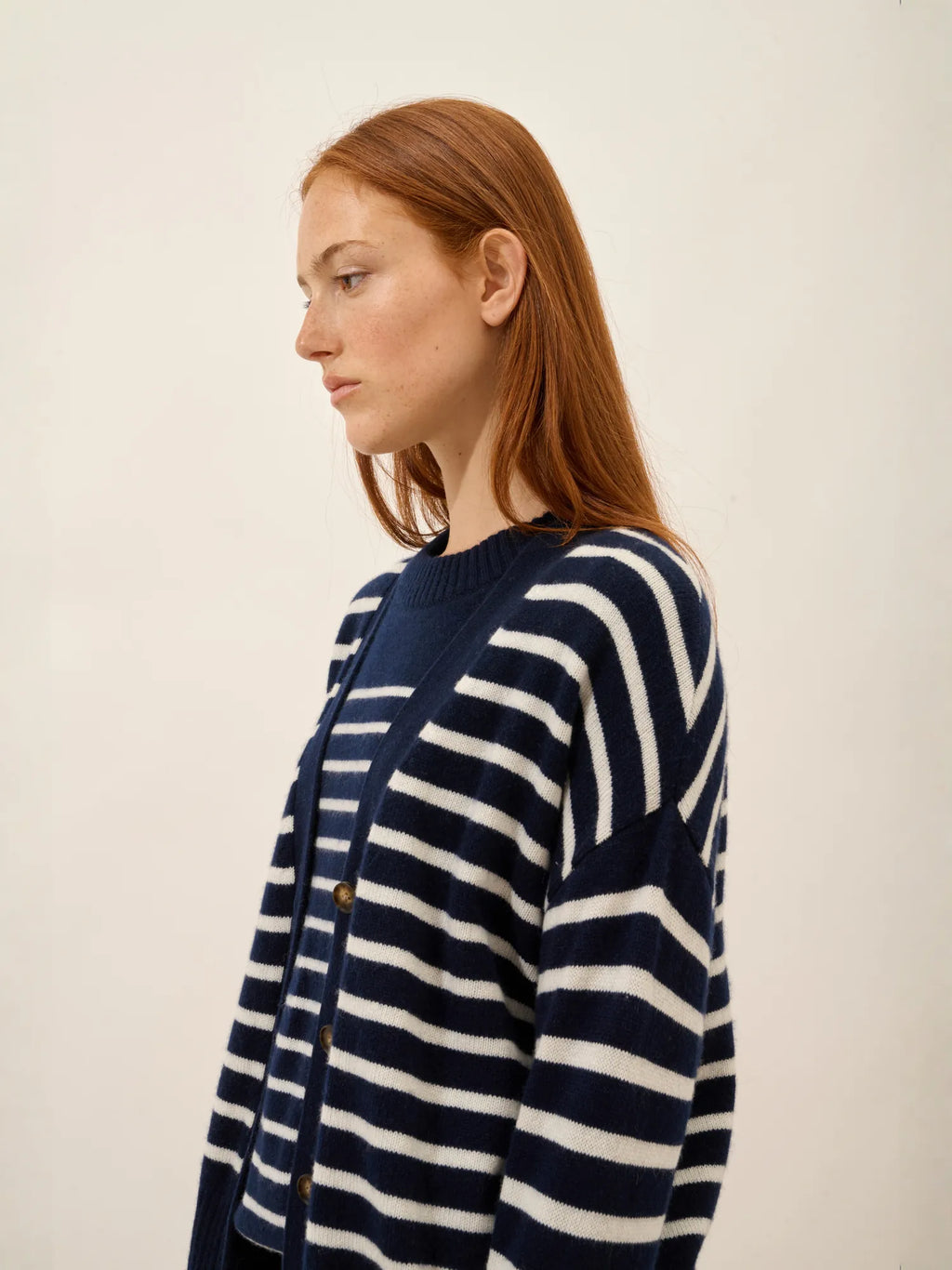MIRENA strickjacke v-ausschnitt 4-fädig marineblau und elfenbein