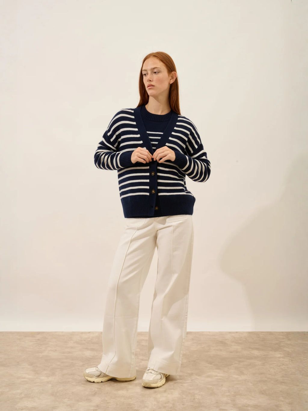MIRENA strickjacke v-ausschnitt 4-fädig marineblau und elfenbein