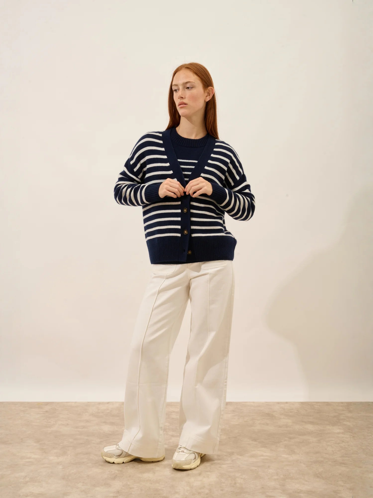 MIRENA strickjacke v-ausschnitt 4-fädig marineblau und elfenbein