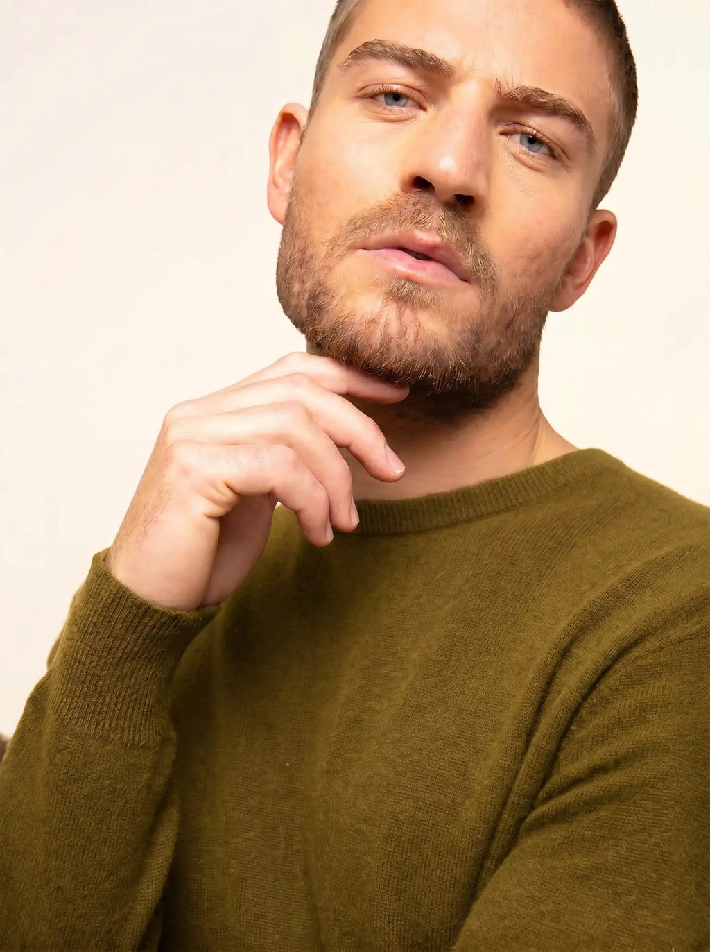 HOWARD pullover rundhalsausschnitt bronze