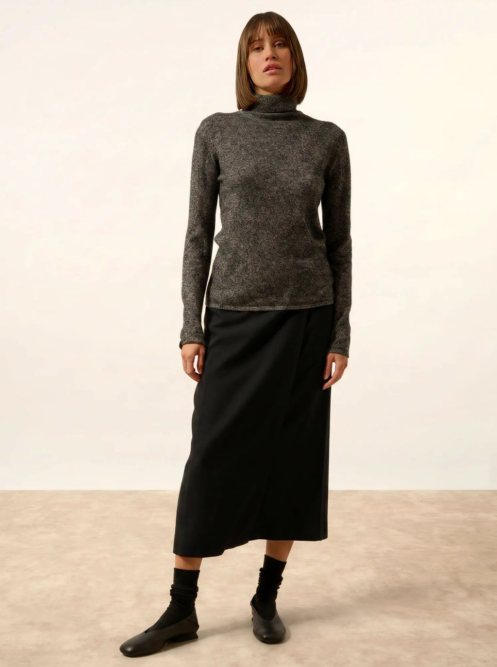 AVA pullover rollkragen schwarz und weiß