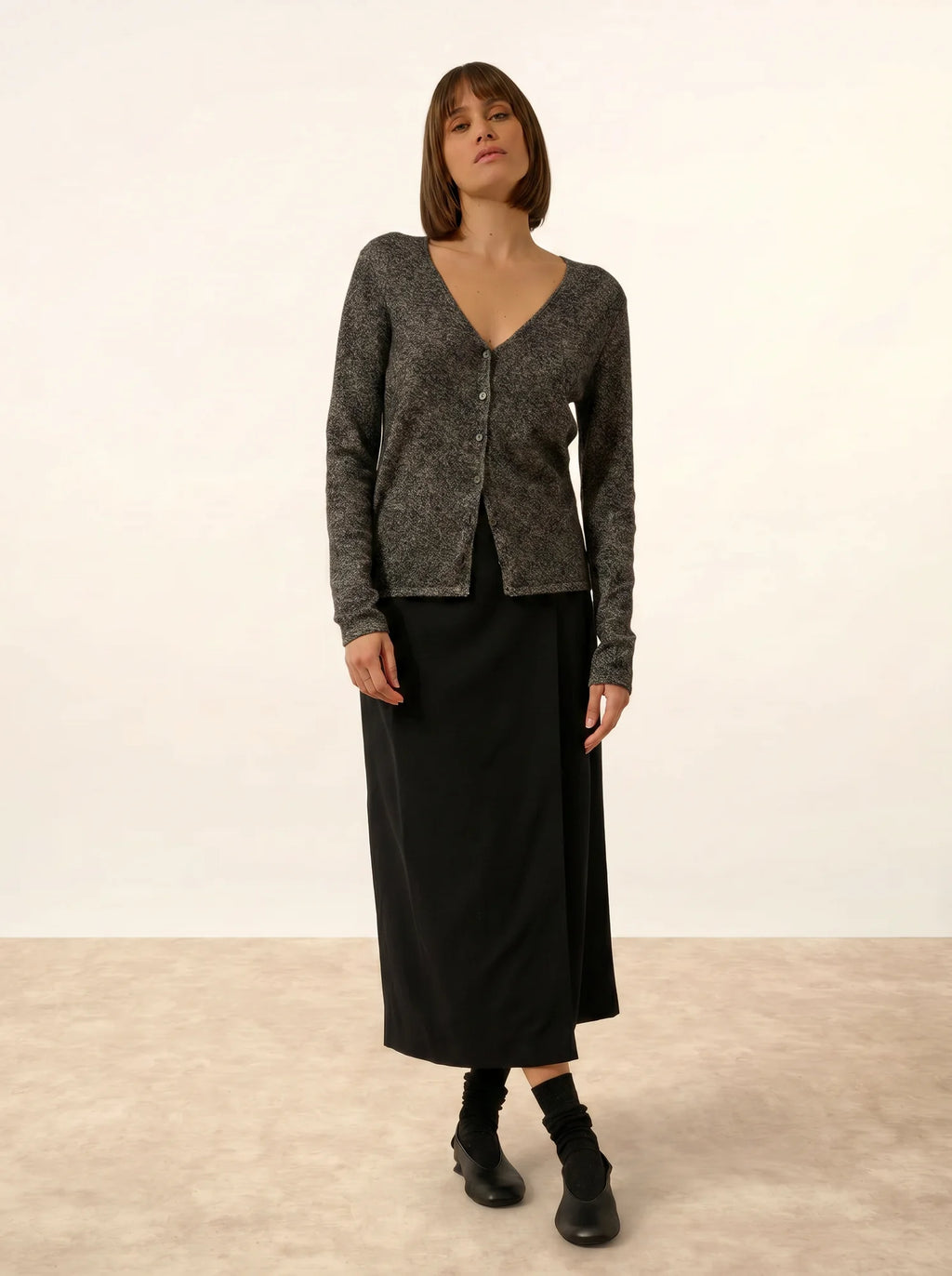 NORMA strickjacke v-ausschnitt schwarz und weiß