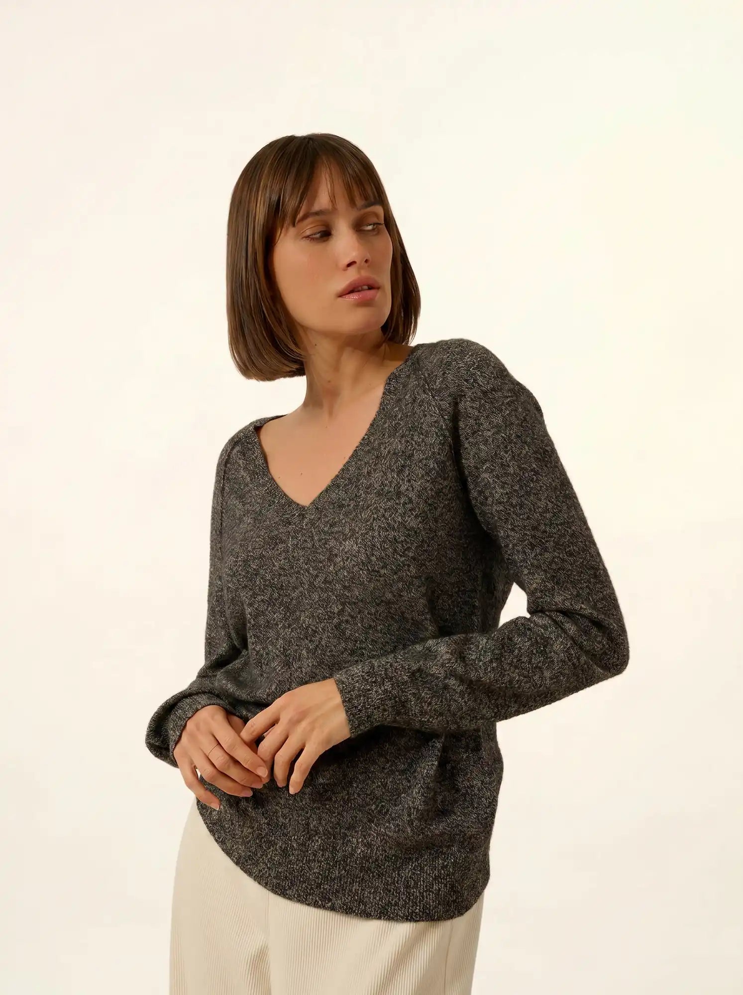 PHOEBE pullover v-ausschnitt schwarz und weiß