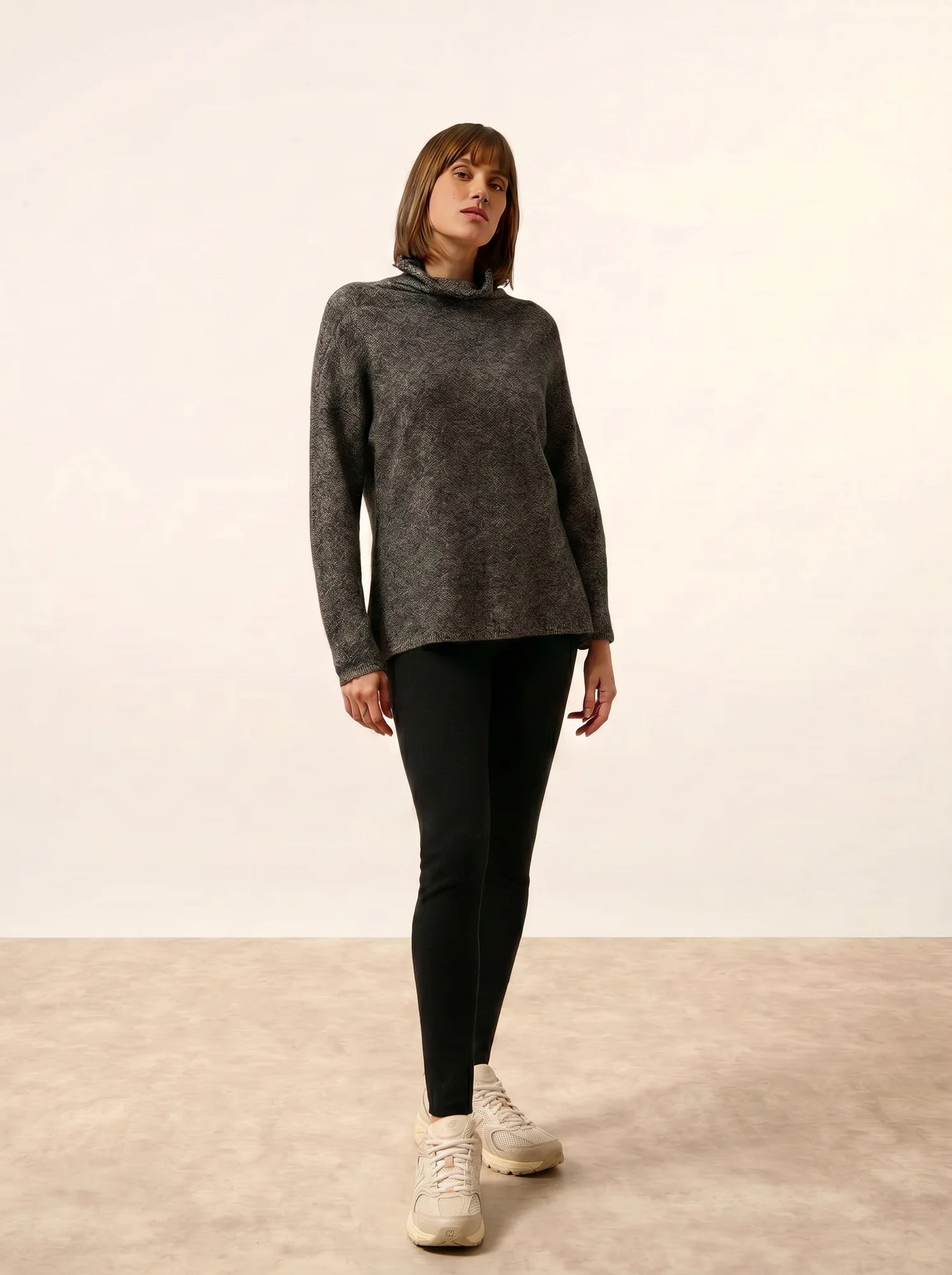 BLANTYRE pullover rollkragen schwarz und weiß