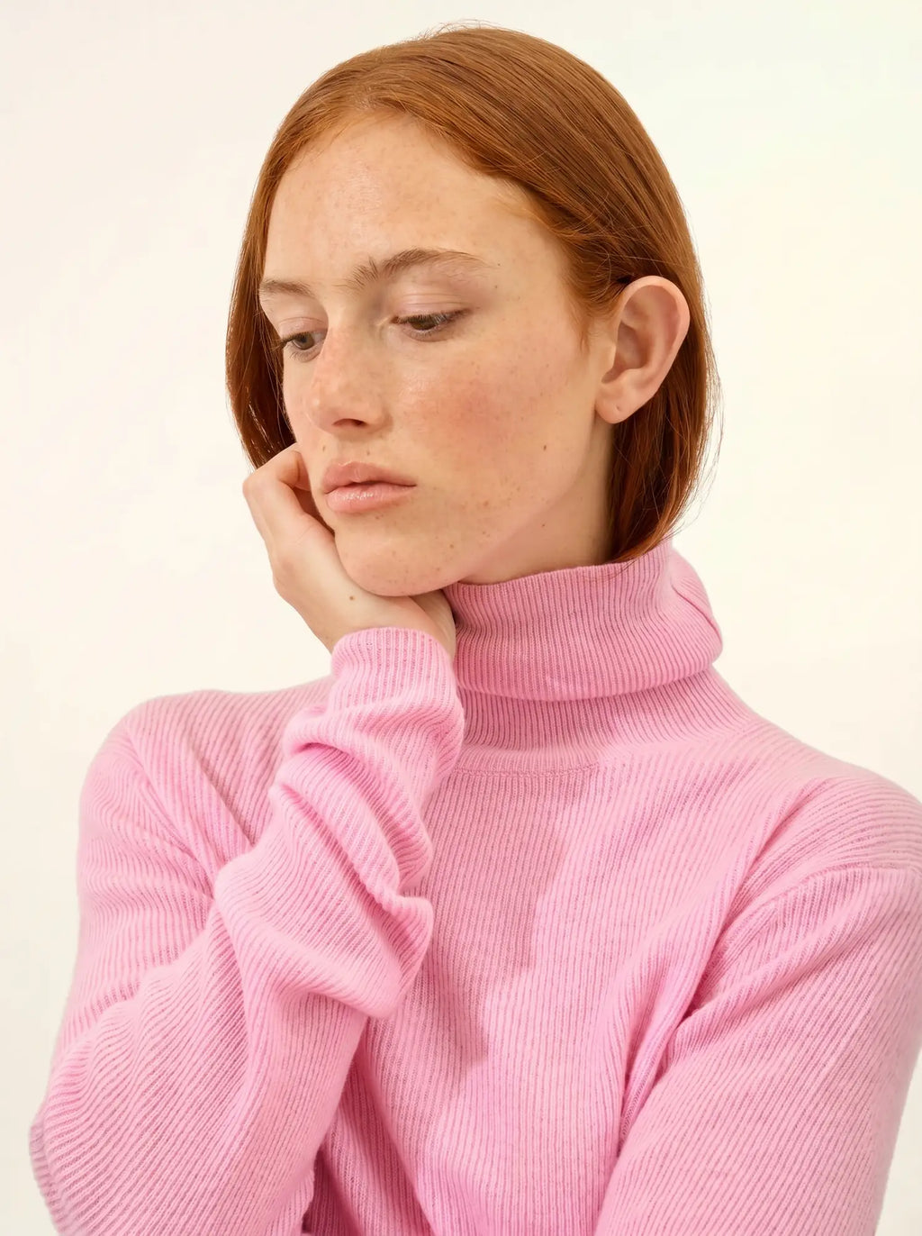 LANAIS pull col roulé quartz rose