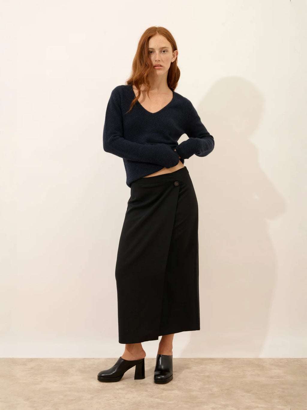 ABBY pullover v-ausschnitt 4-fädig caviar