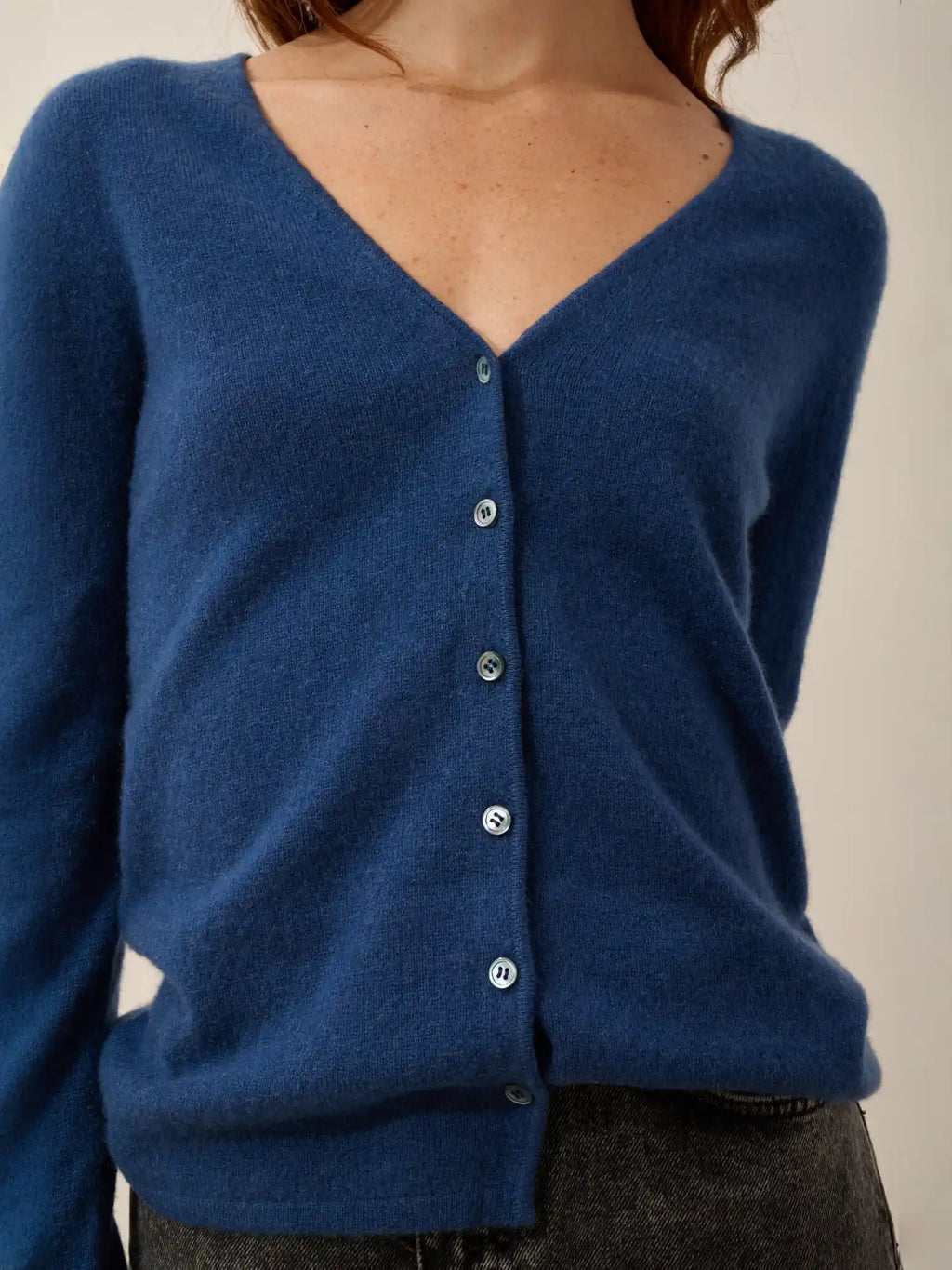 NORMA strickjacke v-ausschnitt blau perse