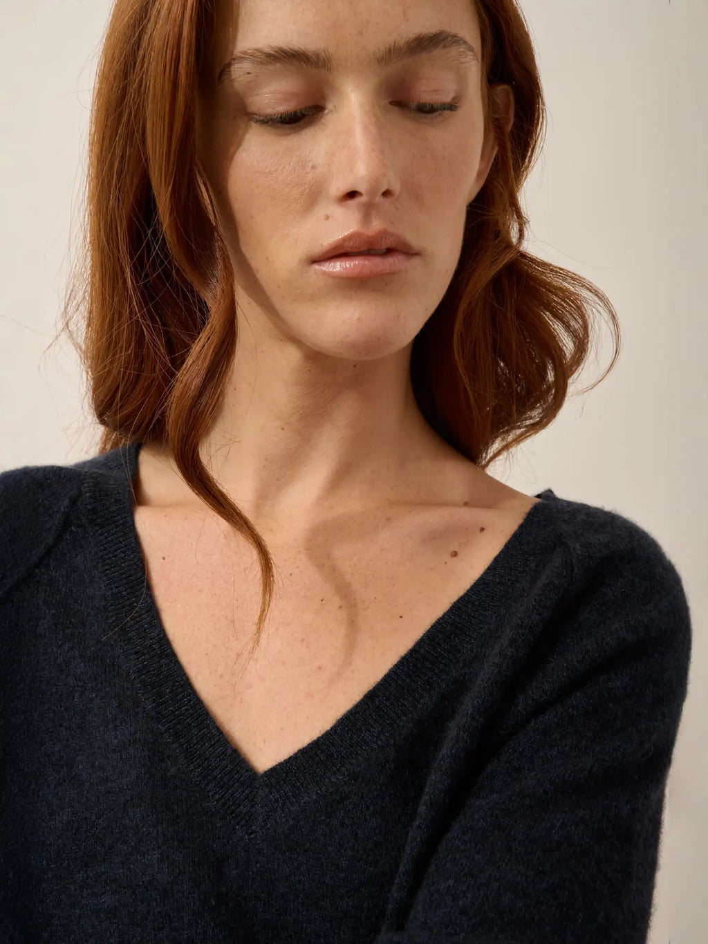 PHOEBE pullover v-ausschnitt caviar