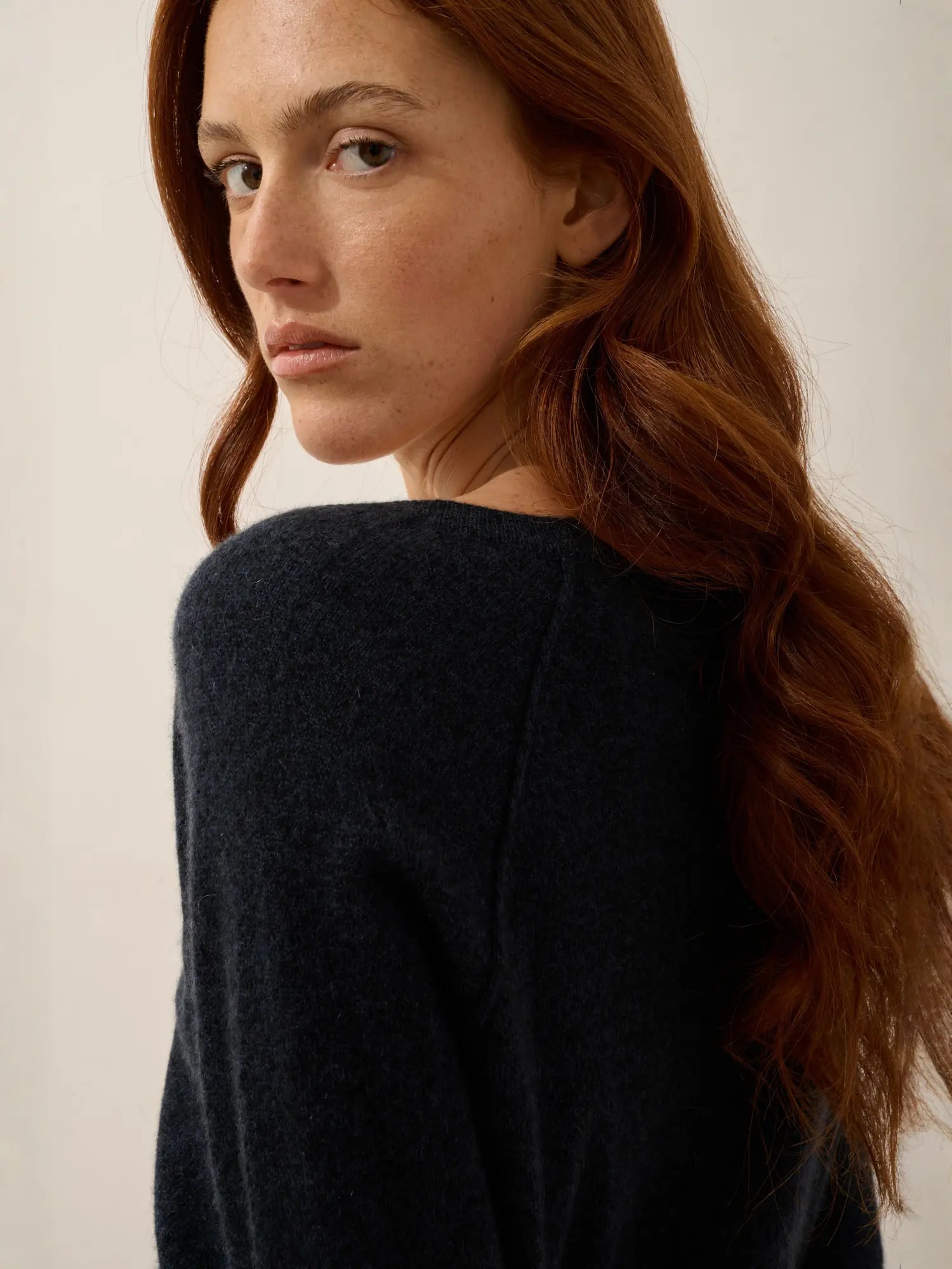 PHOEBE pullover v-ausschnitt caviar
