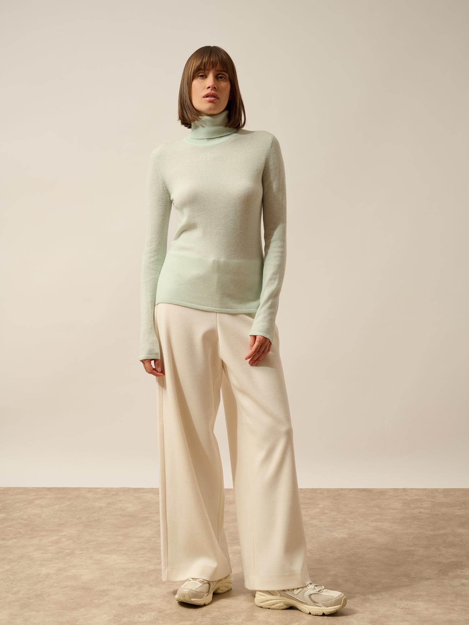 AVA pull col roulé vert lagon