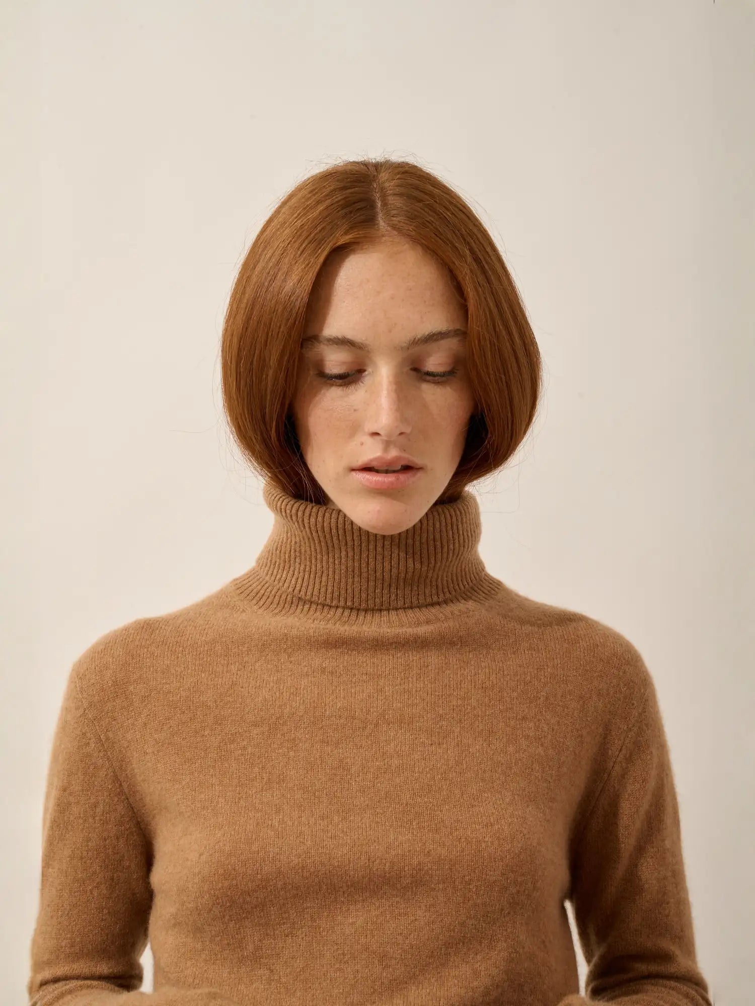LEXIE pull col roulé noisette
