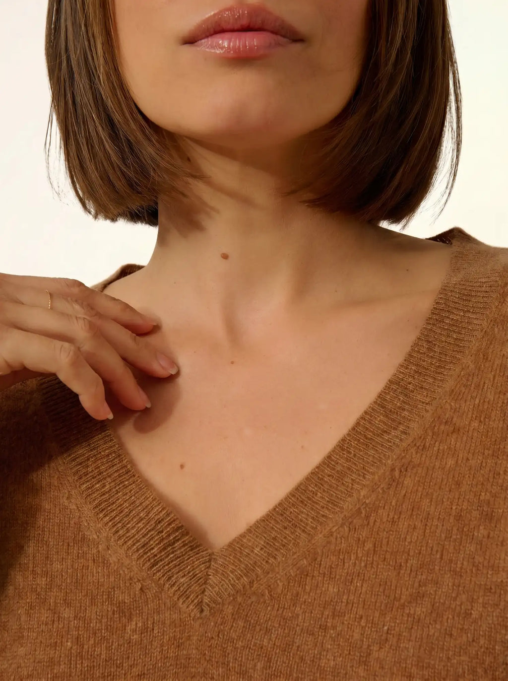 NORA pullover v-ausschnitt noisette