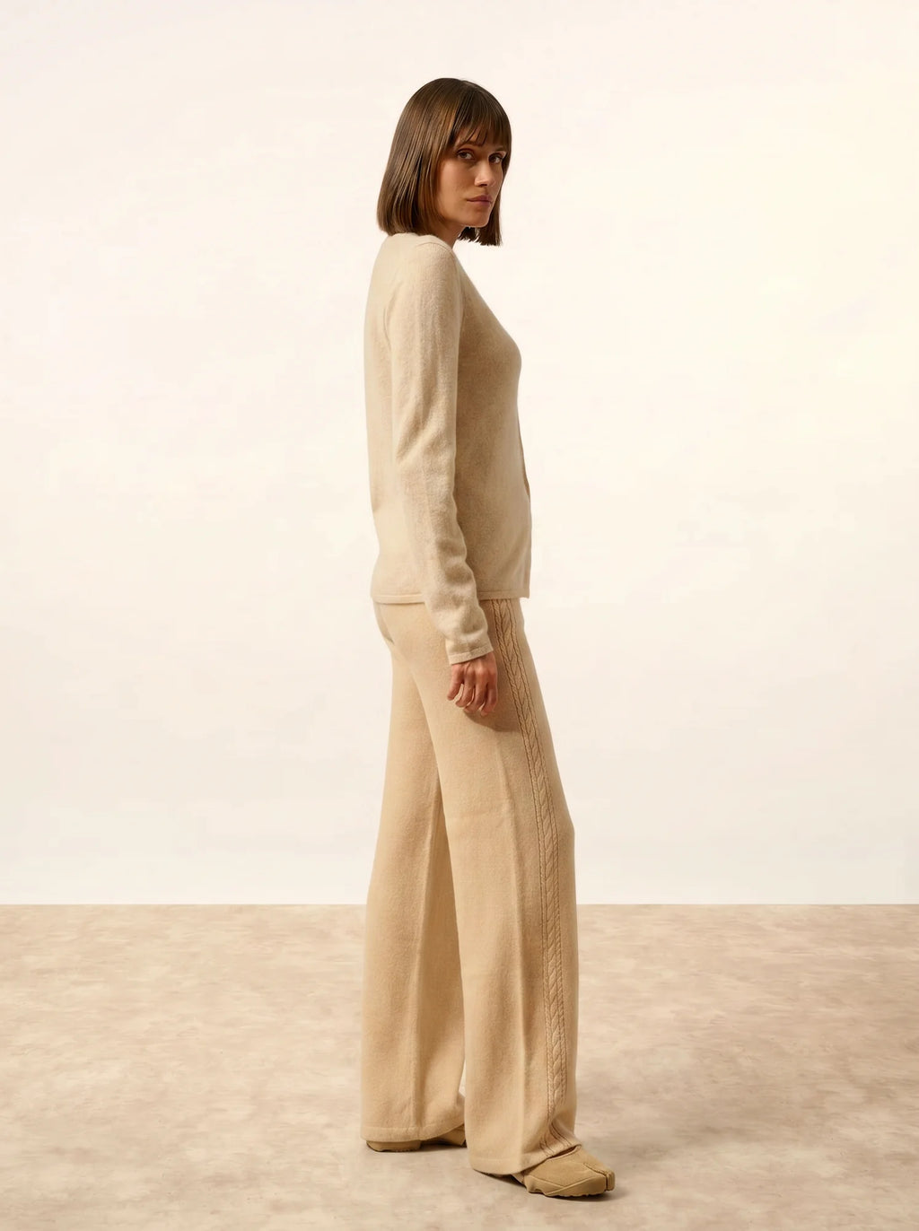 NORMA strickjacke v-ausschnitt avoine